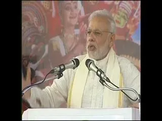 Iwanto tell Pakistan that India is ready to fight with poverty: PM Modo - Sakshi