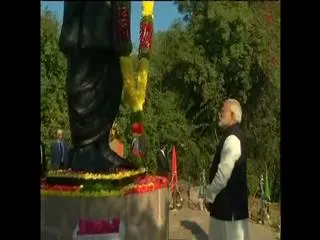 PM Modi pays tribute to martyrs column at Vallabhbhai Patel Police Academy in Hyderabad - Sakshi