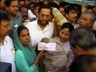 The last Mughal emperor was her ancestor but Sultana Begum is living in slum - Sakshi