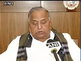 I Am against this alliance, won’t campaign: Mulayam after Akhilesh-Rahul meet - Sakshi