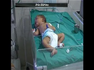 two babies leave in road at anantapur - Sakshi