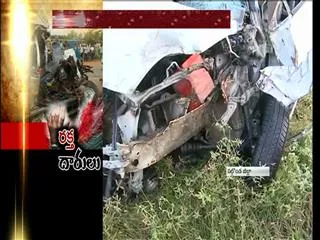 three killed in road accident in nalgonda district - Sakshi