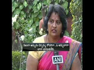 Amma, Sasikala true companions, says nurse R Piramila Visagan - Sakshi