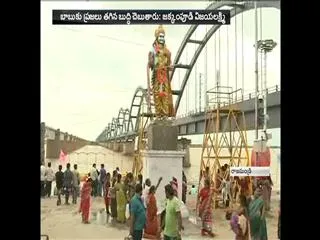 ntr statue at puskkar ghats in rajahmundry - Sakshi