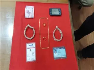 madhapur police arrests a fake police in hyderabad - Sakshi