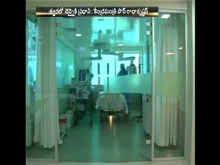 super star rajni kanth meets jayalalitha at hospital - Sakshi