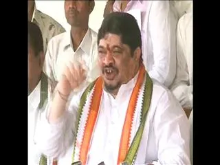 Former MP Ponnam Prabhakar fires on CM KCR over Election Assurances - Sakshi