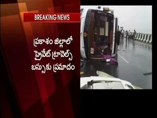 10 passengers injured, Private travels bus turn over Tangutur area - Sakshi