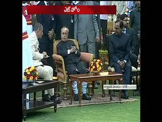 President Pranab mukherjee hosts 'At Home' programme - Sakshi
