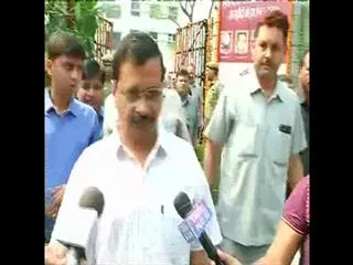 Kumar Vishwas Hints at Breakup With Kejriwal - Sakshi