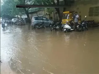 Another heavy rain in hyderabad - Sakshi