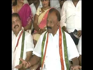 raghuveera comments on tdp founder ntr's death - Sakshi