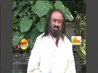 currency ban: Sri Sri Ravi Shankar roots for demonetisation - Sakshi