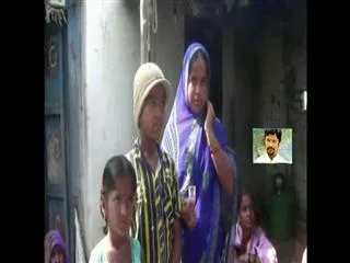 Telugu people facing problems in gulf - Sakshi