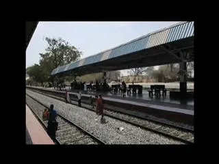 Gang robbery in Secunderabad-Repalle Delta Passenger - Sakshi