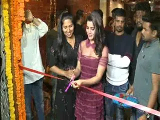 Established restaurant The actress Samantha started on Friday - Sakshi