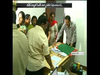 employees protest in telangana secretariat - Sakshi