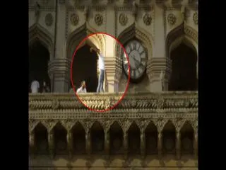 Man arrested for taking selfie on Charminar's restricted area - Sakshi