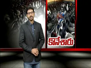 about 10,500 BS-3 bikes sold out in one day - Sakshi