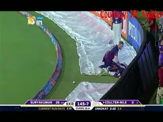 Steve Smith survived a horrific collision with Ben Stokes In ipl - Sakshi
