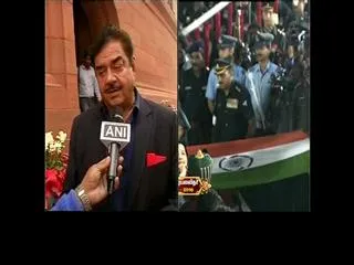 Jayalalithaaji was the Iron Lady of Politics. I'll miss her: Shatrughan Sinha - Sakshi
