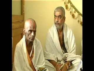 TTD Gives Notice To Chief Priest Ramana Deekshitulu - Sakshi