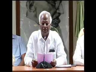 telangana will move with new districts from Dussehra - Sakshi
