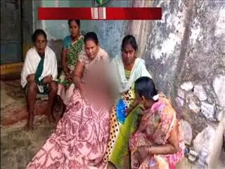 Woman dies waiting in queue for pension - Sakshi