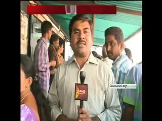 heavy crowd at atms in ap - Sakshi