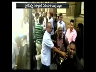 Mistry's security, media scuffle injures photo-journalist - Sakshi