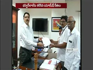 EC reacted on photos-are-exchanged-in-mlc-ballot-paper-at-vikarabad - Sakshi