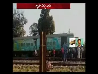 Narrow escape for bhubaneswar Express in Odisha - Sakshi