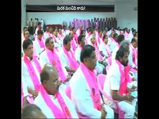 trs leaders struggle with bad names on leaders over nayeem issue - Sakshi