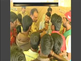 volunteers Protest in Pushkar Ghat - Sakshi