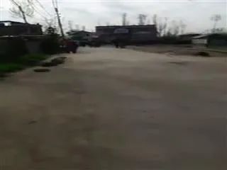 kashmiri youth attack CRPF jawans on Poll duty, video goes viral - Sakshi