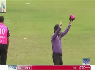 Misbah ul Haq hits six sixers in six balls in T20 match - Sakshi