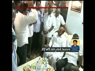 lingayapalem villagers protest to ap ministers - Sakshi
