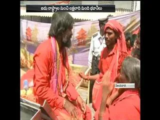 Hugh number of devotees to Indrakiladri - Sakshi