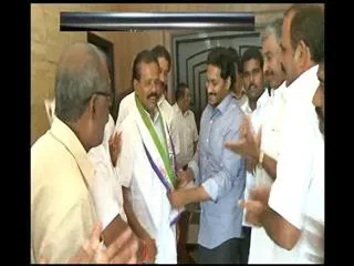 vijaya bhaskar reddy joined ysr congress party - Sakshi