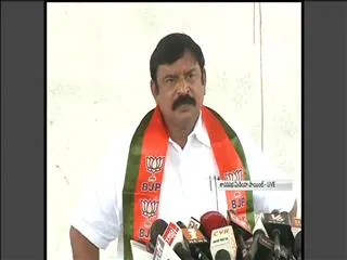land pooling scam culprits will come out in climax, says vishnu kumar raju - Sakshi
