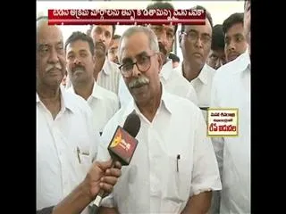 YS Vivekananda Reddy files nomination in ap mlc elections - Sakshi