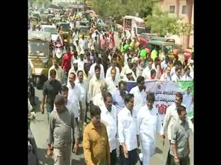Kurnool people Protest for drinking water - Sakshi