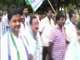 Gadapa Gadapaku YSRCP Programme In West Godavari District - Sakshi
