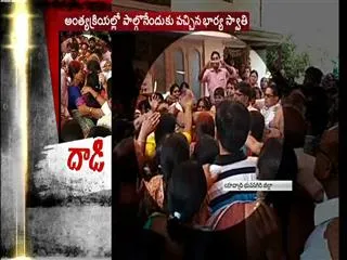 us techie madhukar reddys family members attacks his wife swathi - Sakshi