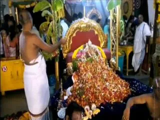 Heavy rush at yadadri - Sakshi