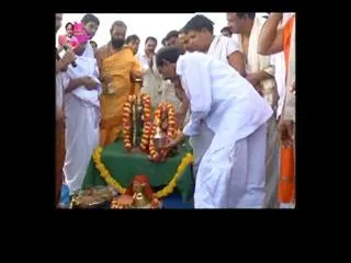central goveranament  release funds for capital - Sakshi