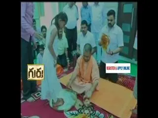 Yogi Adityanath did Kanya Puja on occasion of Ram Navmi - Sakshi