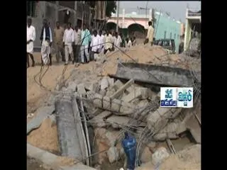 ruling party Leaders collapsed the ysrcp leaders house - Sakshi