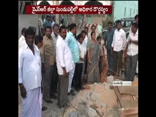 Illegal constructions in sundupalli - Sakshi