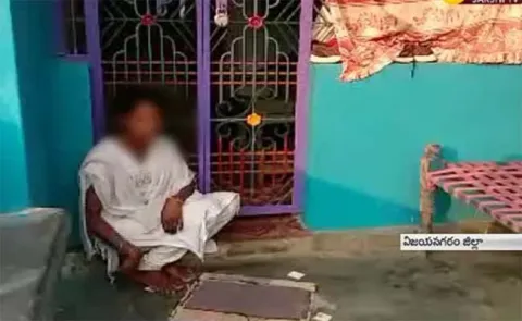 girlfriend silence protest in front of the boyfriends house in vizianagaram - Sakshi
